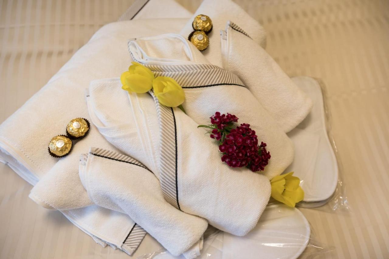 Golden Apartment Baneasa 부쿠레슈티 외부 사진