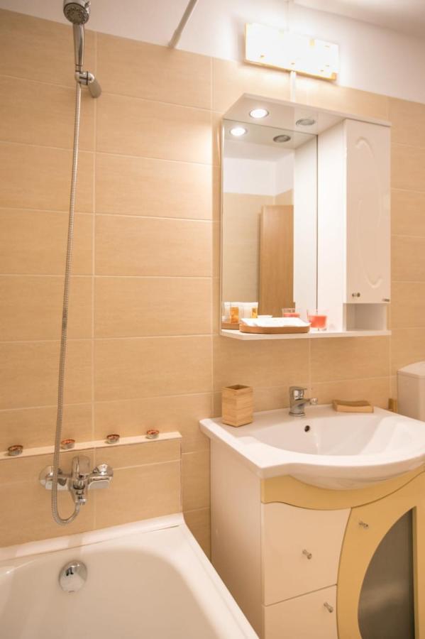 Golden Apartment Baneasa 부쿠레슈티 외부 사진