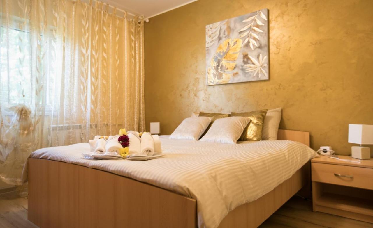 Golden Apartment Baneasa 부쿠레슈티 외부 사진