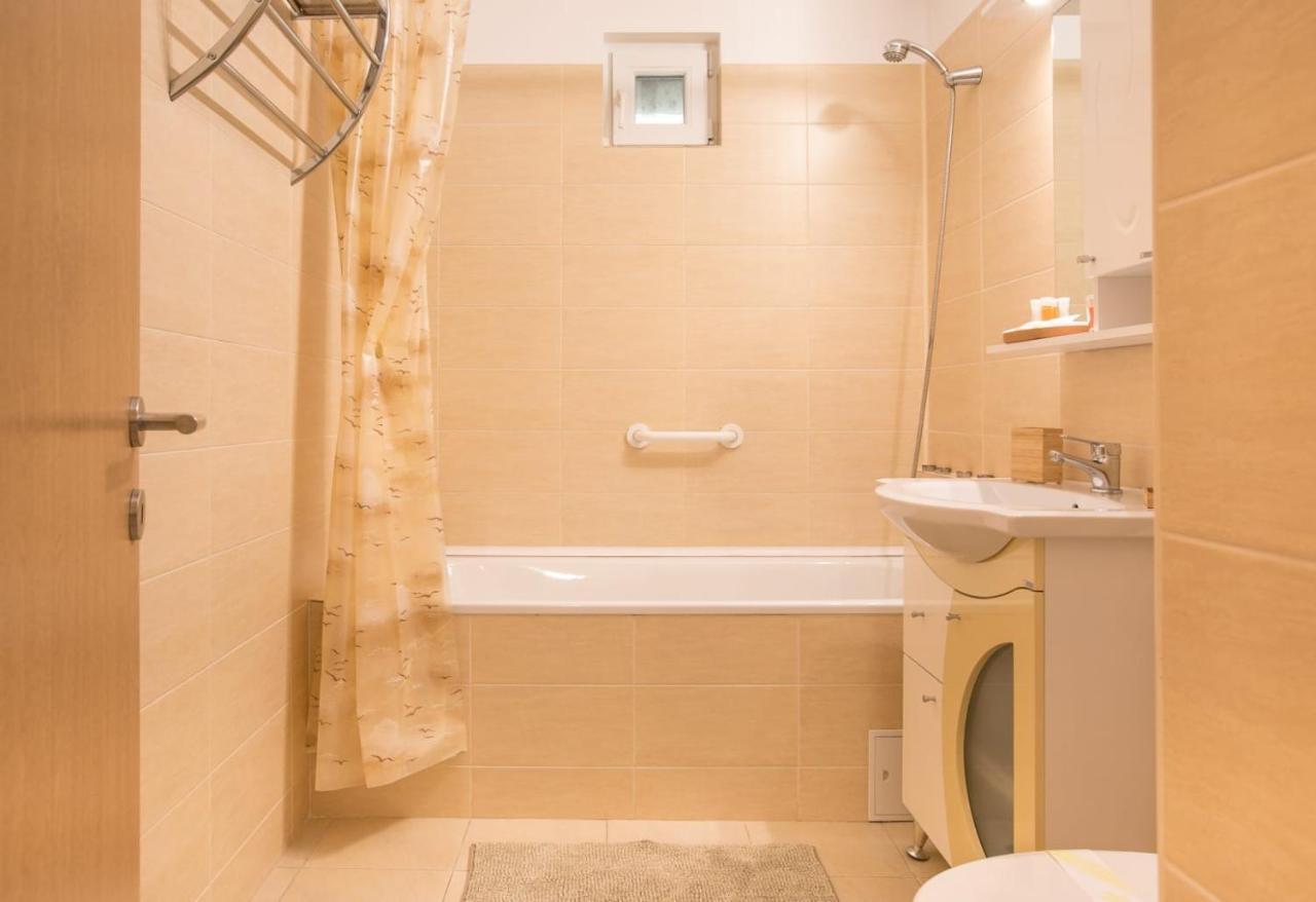Golden Apartment Baneasa 부쿠레슈티 외부 사진